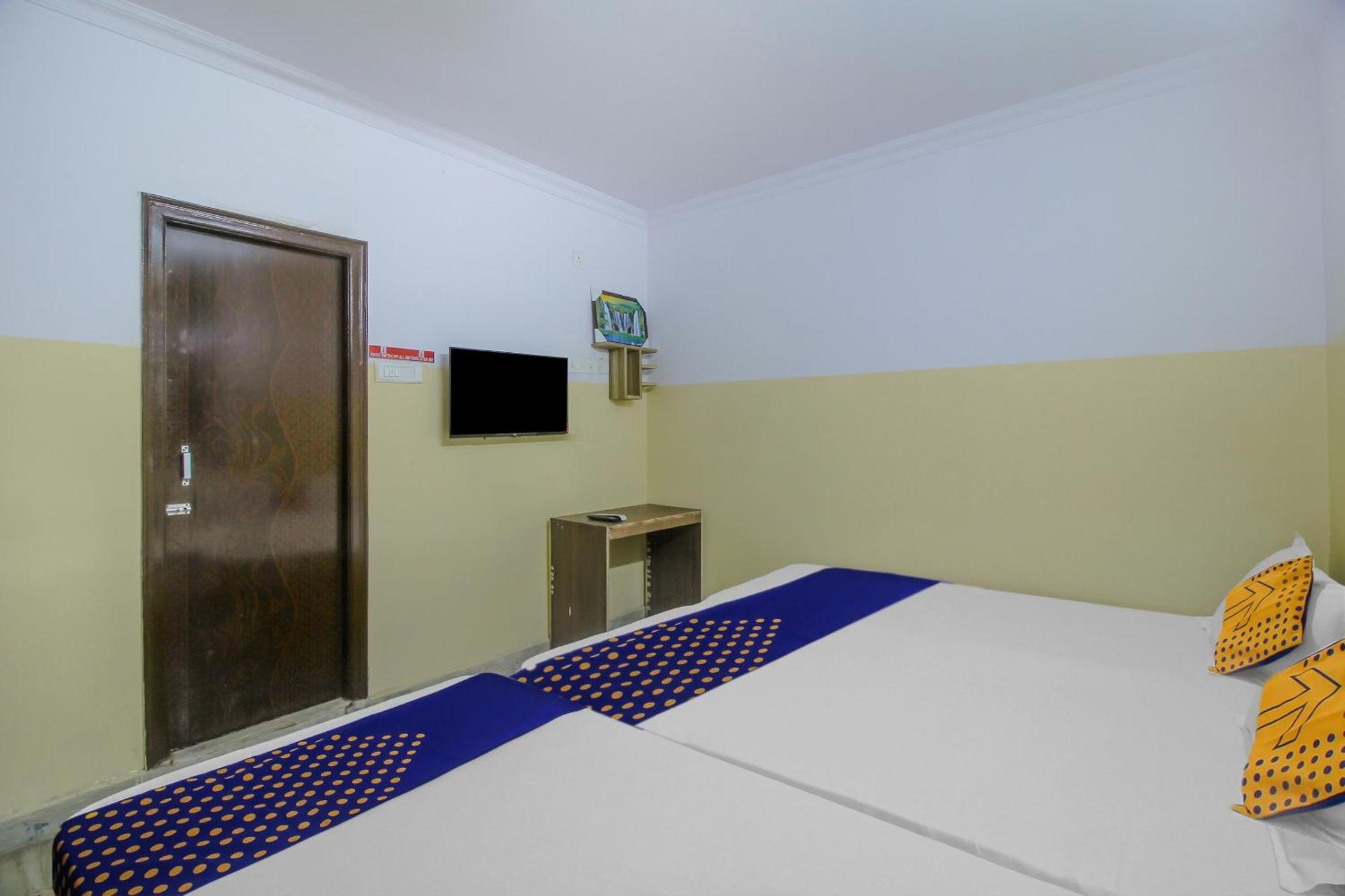 Spot On 81775 Mohit Gokul Lodge New Luxury Room'S Near Secunderabad Railway Station Lalaguda Экстерьер фото