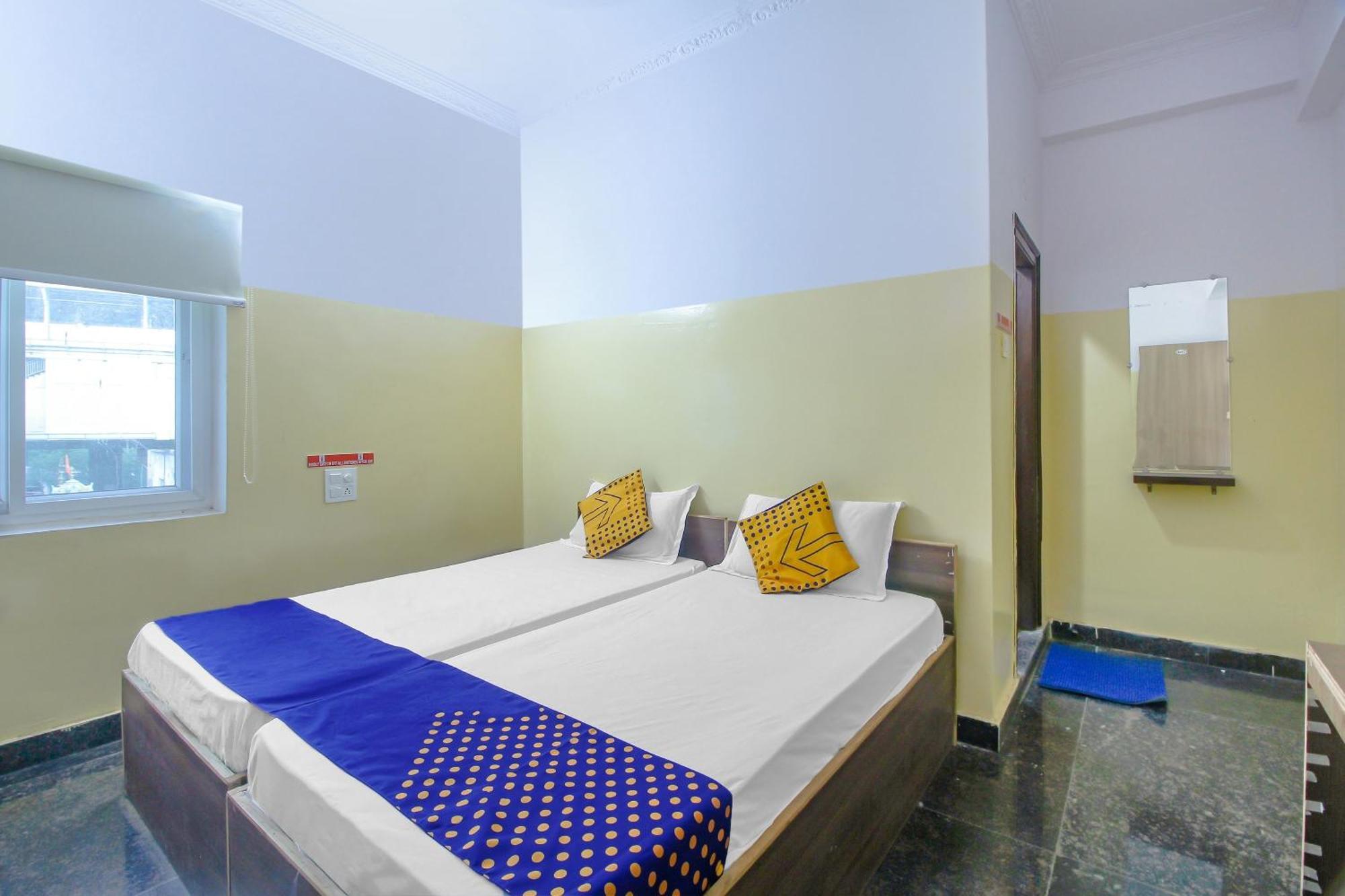 Spot On 81775 Mohit Gokul Lodge New Luxury Room'S Near Secunderabad Railway Station Lalaguda Экстерьер фото