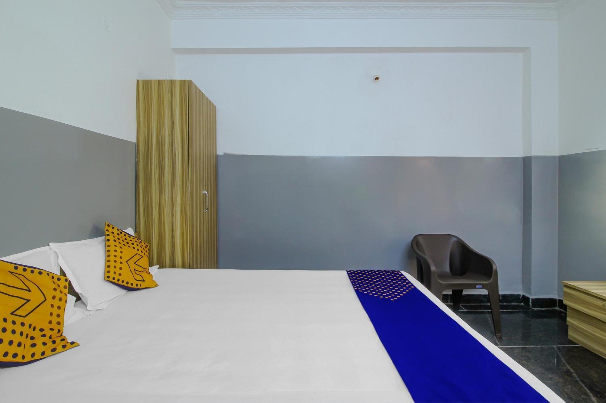 Spot On 81775 Mohit Gokul Lodge New Luxury Room'S Near Secunderabad Railway Station Lalaguda Экстерьер фото