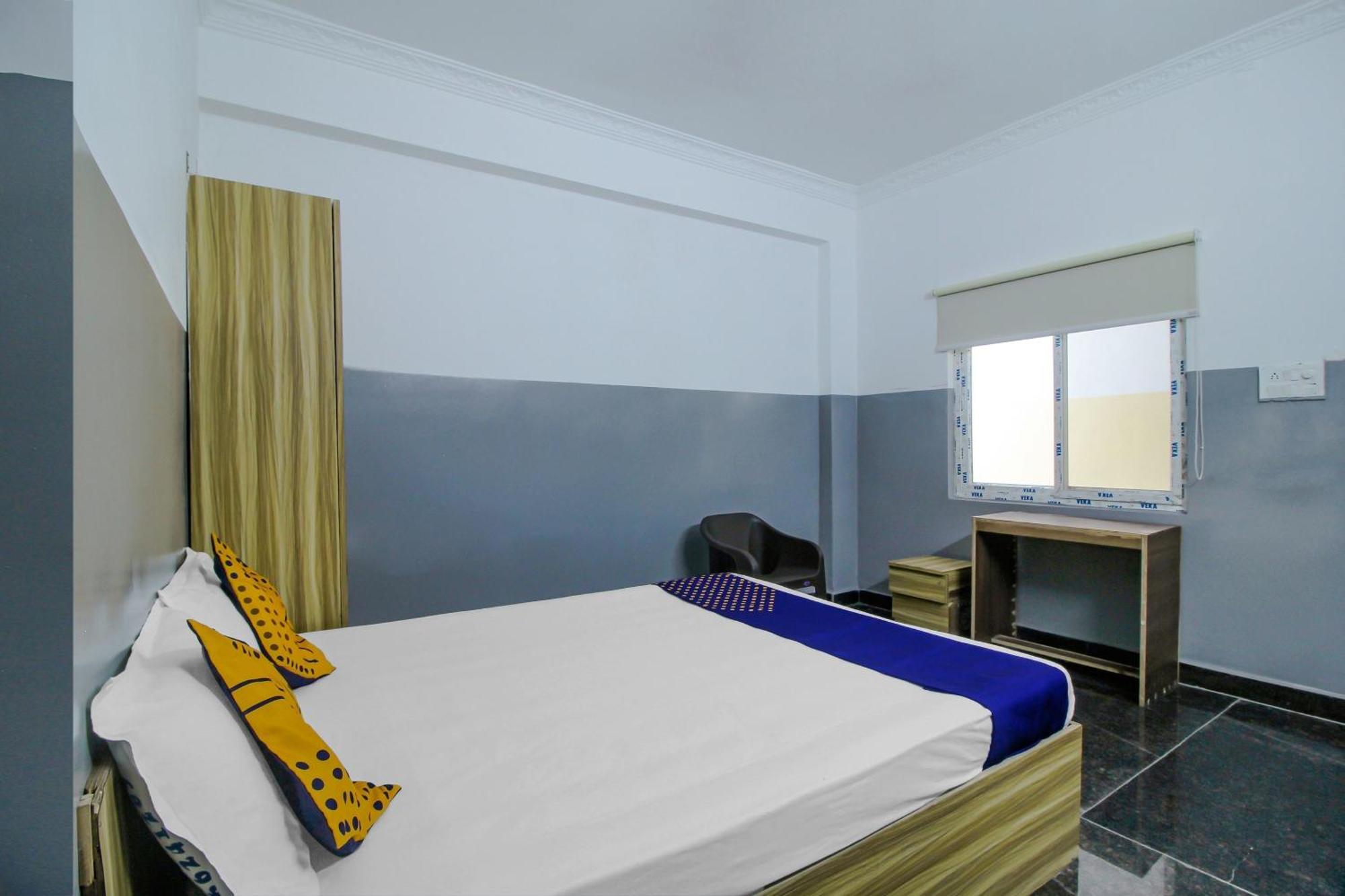 Spot On 81775 Mohit Gokul Lodge New Luxury Room'S Near Secunderabad Railway Station Lalaguda Экстерьер фото