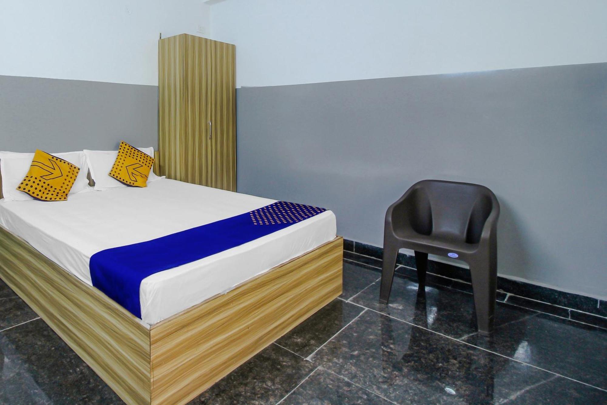 Spot On 81775 Mohit Gokul Lodge New Luxury Room'S Near Secunderabad Railway Station Lalaguda Экстерьер фото