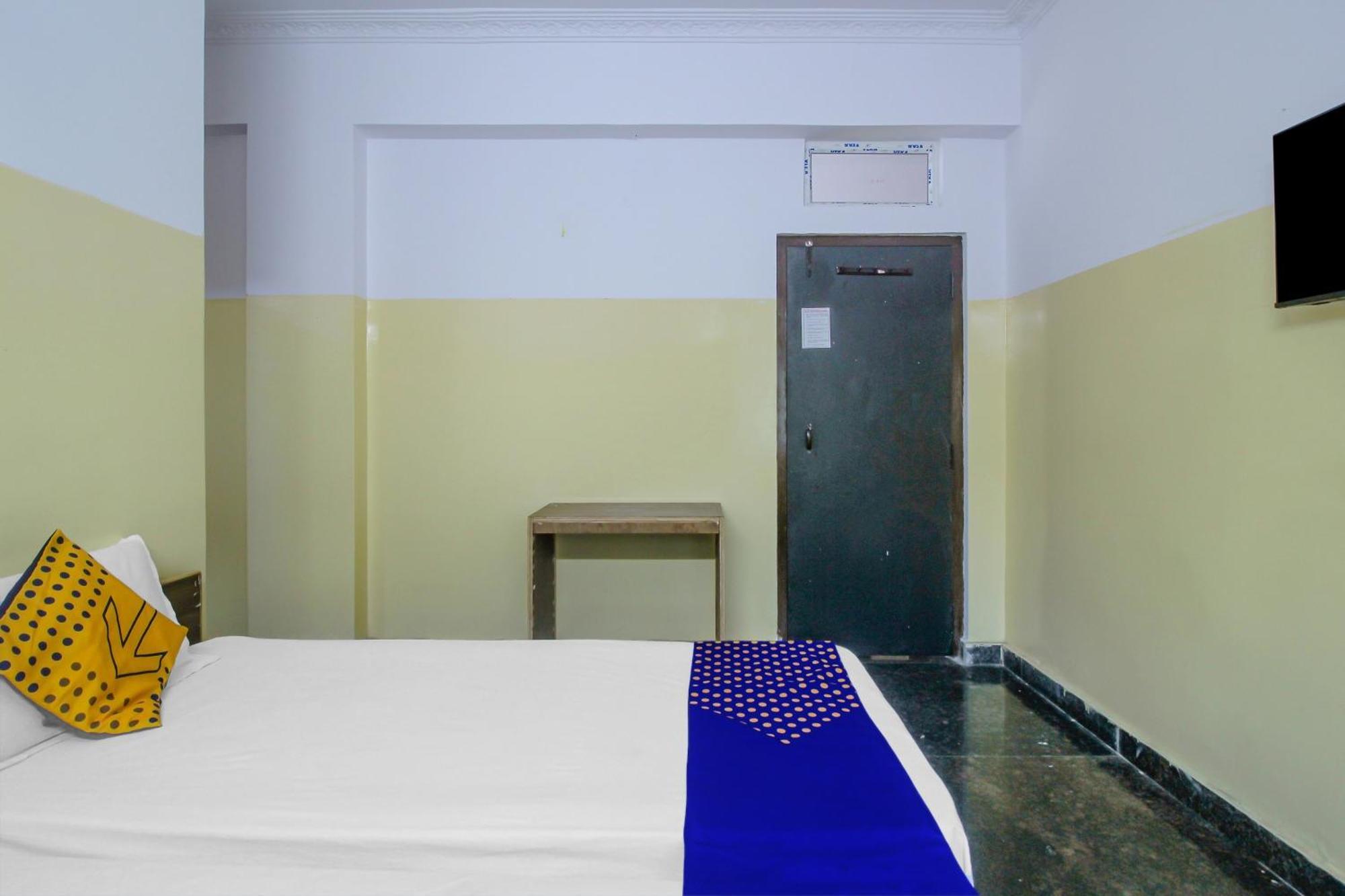Spot On 81775 Mohit Gokul Lodge New Luxury Room'S Near Secunderabad Railway Station Lalaguda Экстерьер фото